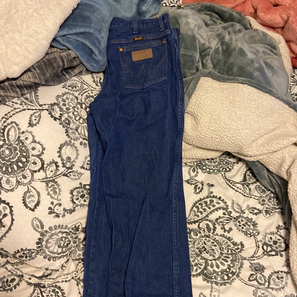 MENS Wranglers - Picture 4 of 5